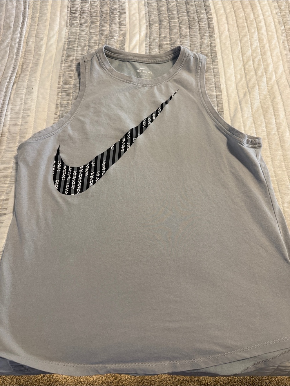 Nike Women’s Light Gray Tank Top with Black Patterned Swoosh